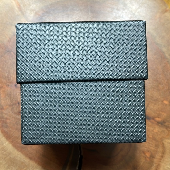 NEW IN BOX COACH 32mm RUBY WATCH WITH SIGNATURE FACE - Picture 14 of 16